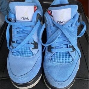 Air Jordan 4 Retro “University”